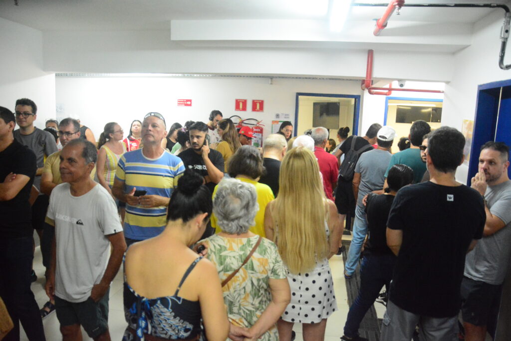 Fila de eleitores