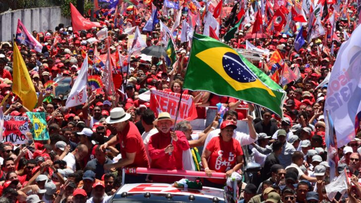 Presidente Lula durante ato político no bairro do Alecrim, em Natal