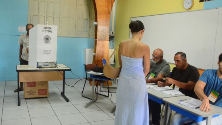Local de votação em Natal neste domingo 25, dia do segundo turno para governador e presidente - Foto: José Aldenir