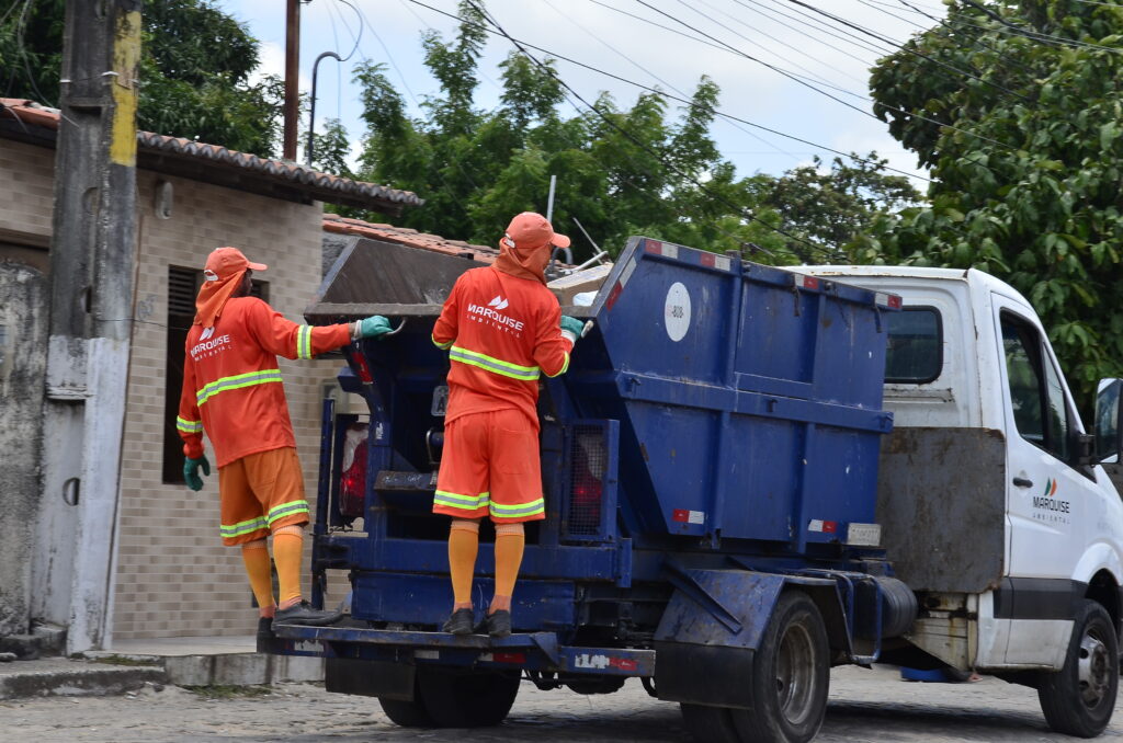Natal terá coleta de lixo durante ponto facultativo de sexta-feira