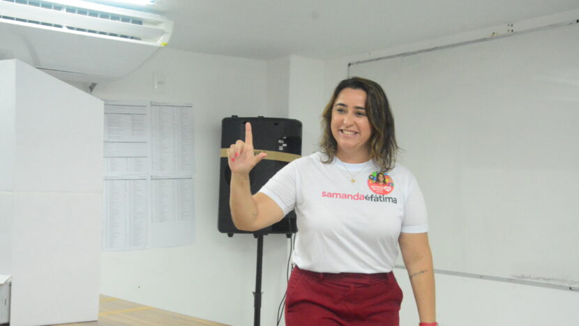 Samanda de Lula participa de atividade de campanha