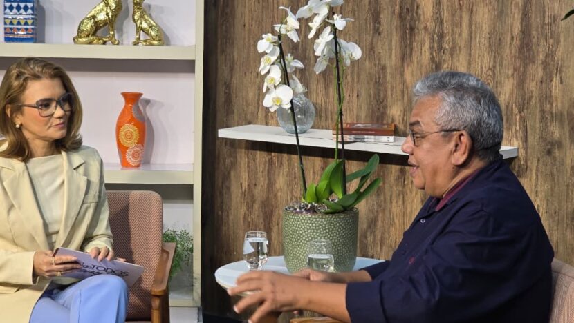 Stella Maris e Lucílio Filho no estúdio do programa RN de Todos os Tempos