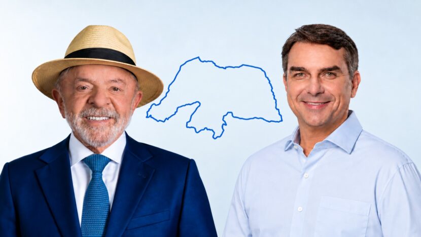 Montagem com retratos de Lula, à esquerda, usando terno azul, gravata e chapéu de palha, e Flávio Bolsonaro, à direita, vestindo camisa azul-clara, separados pelo contorno do mapa do Rio Grande do Norte
