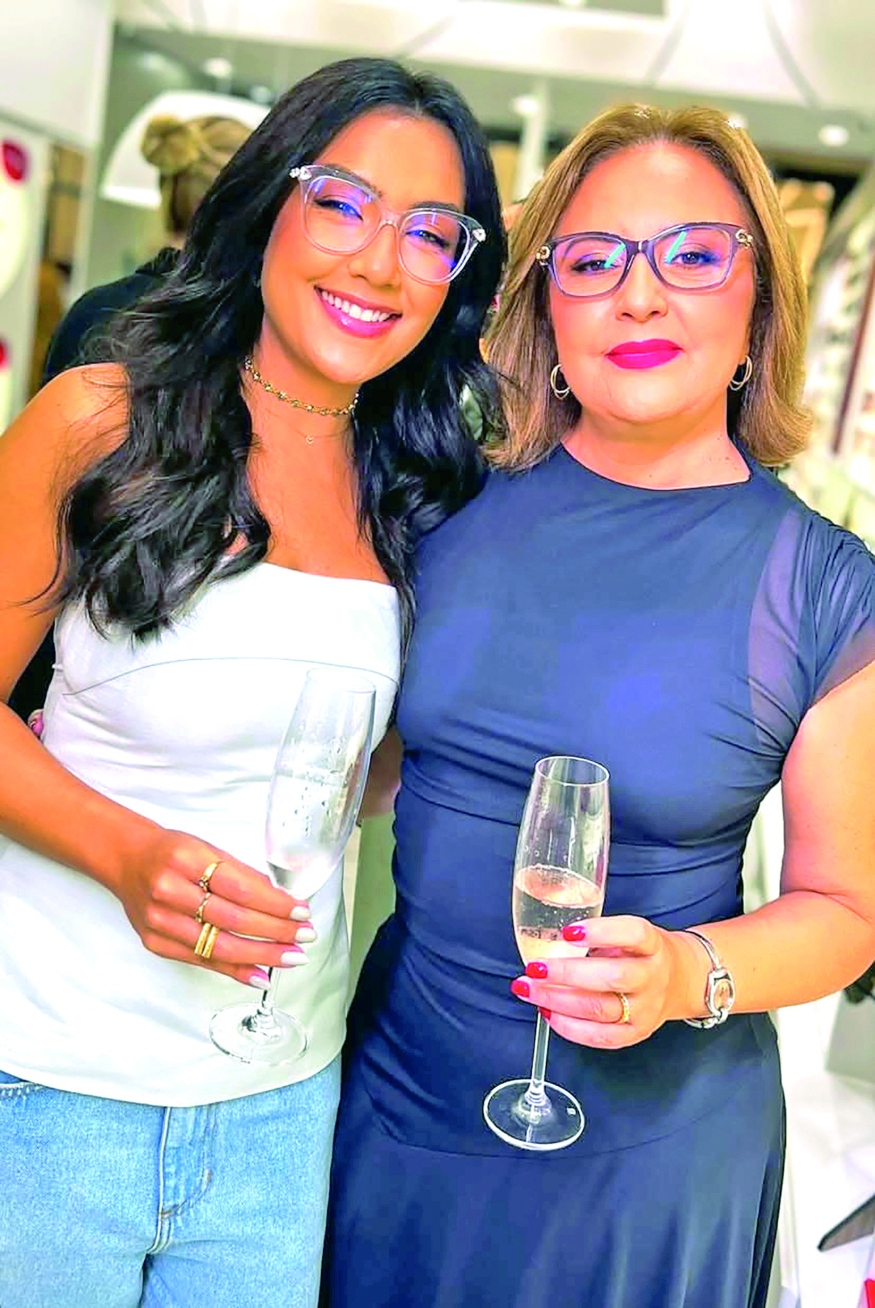Flavinha Diniz hoje em vivas para a mammy Benedita Diniz, que troca de idade