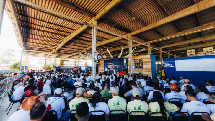 Produtores rurais acompanham atividades do Sebrae na Festa do Boi