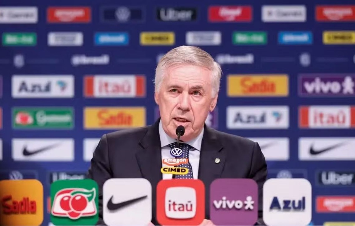 Carlo Ancelotti chama 26 jogadores para amistosos e preserva Fla e Palmeiras