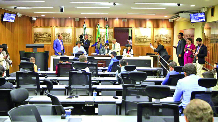 Vereadores no plenário da Câmara Municipal de Natal