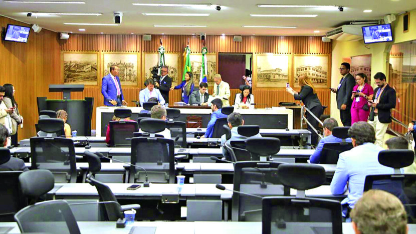 Vereadores no plenário da Câmara Municipal de Natal