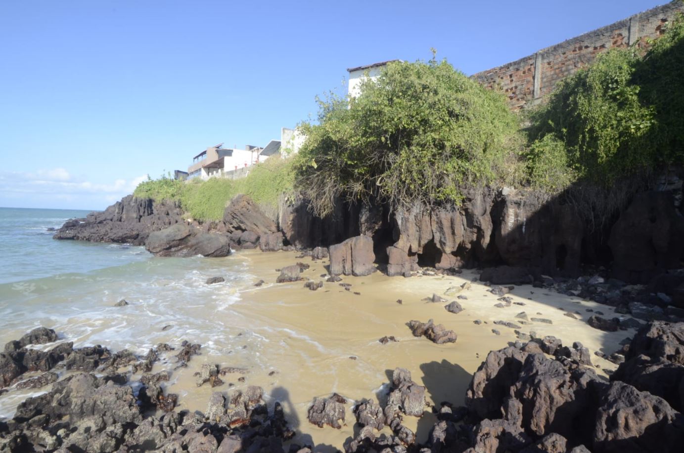 Ponta do Morcego tem risco de desmoronamento de rochas