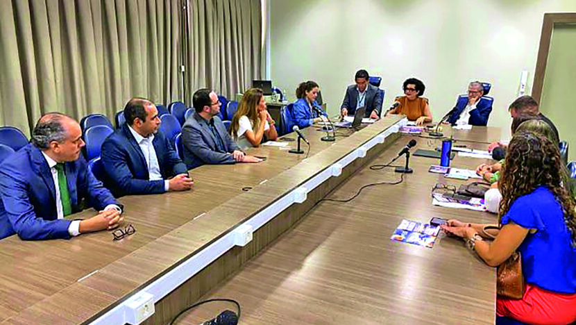 Reunião de integrantes da Ouvidoria da Assembleia Legislativa e da Rede Ouvir RN durante a certificação Aqui Tem Ouvidoria