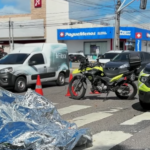 Acidente envolvendo ônibus e motocicleta ocorreu no cruzamento das avenidas Prudente de Morais e Nevaldo Rocha, em Natal - Foto: Reprodução/ TV Ponta Negra