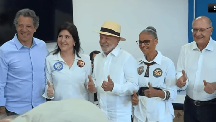 Lula votou às 9h15 deste domingo 4, em São Bernardo do Campo, e conversou com jornalistas após deixar a seção eleitoral. - Foto: reprodução