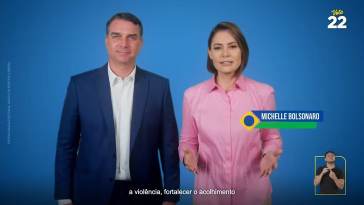 Michelle prepara viagens a capitais para pedir votos a Flávio no 2° turno