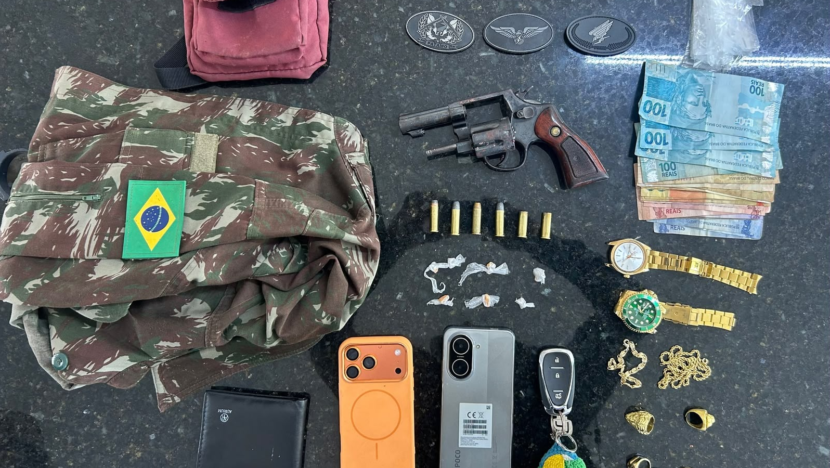 . Arma, munições, drogas, dinheiro e um veículo foram apreendidos durante a ocorrência. Foto: PMRN