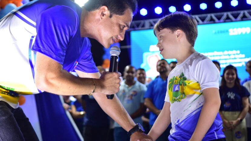 Kleber Rodrigues durante evento de campanha em Monte Alegre