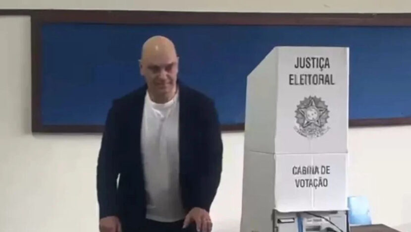 Alexandre de Moraes vota em SP no 2º turno: "Decidir futuro do país"