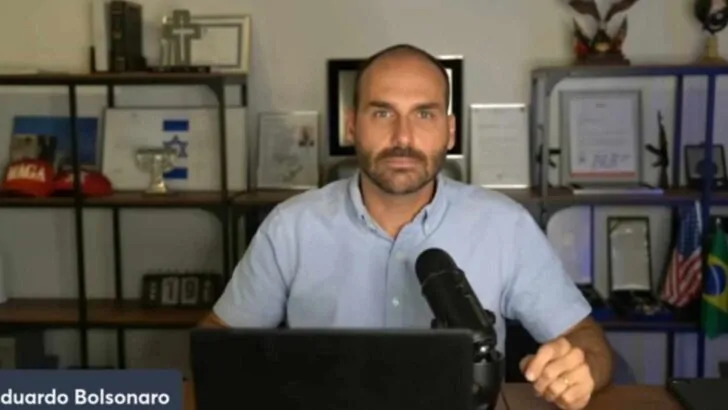 Eduardo Bolsonaro afirma que trabalha para impedir diálogo de comitiva brasileira nos EUA - foto: Reprodução/Redes sociais