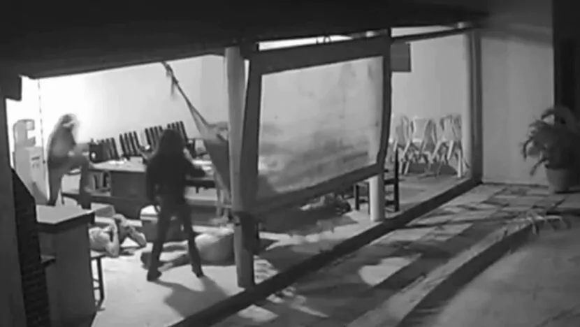 Homens armados invadem casa e rendem moradores em Barra de Maxaranguape, no RN