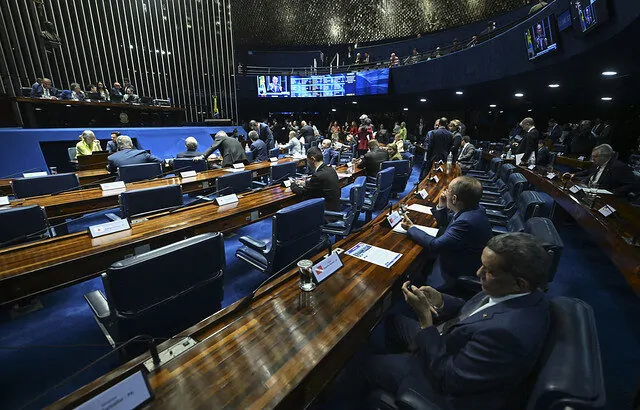 Senado aprova projeto de lei para reduzir penas de Bolsonaro e outros condenados por tentativa de golpe - Foto: Carlos Moura/Agência Senado